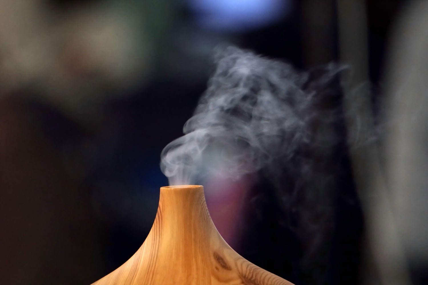 18 Ways on How to Use Essential Oils to Scent a Room Naturally
