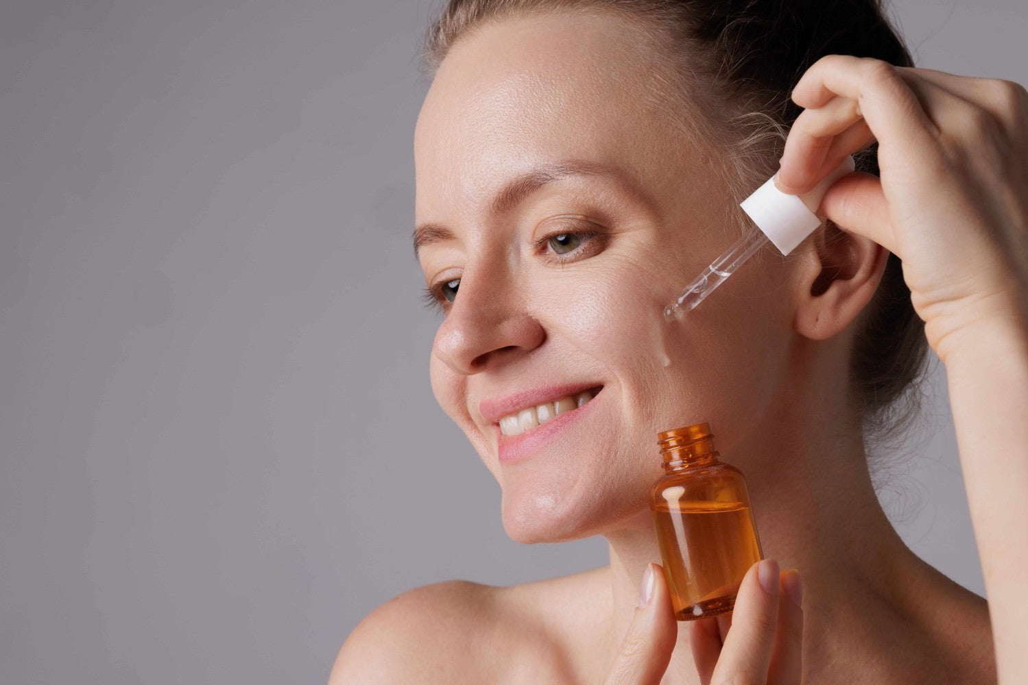 Essential Oils for Skin: Best Oils, Benefits & How to Use Them Naturally