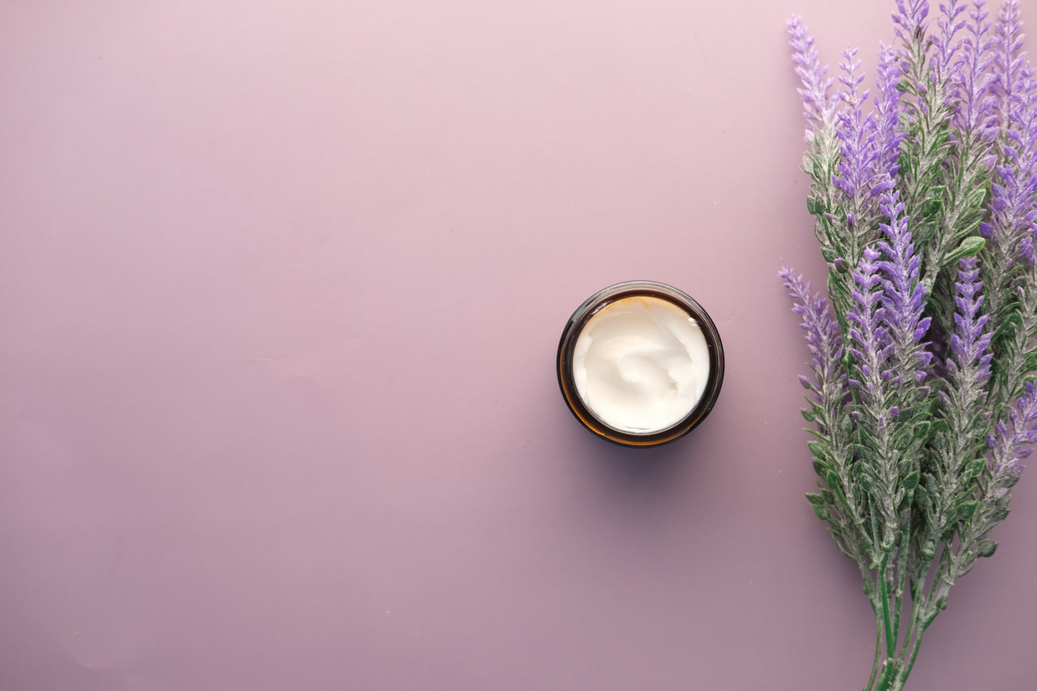 Fragrance Oils for Lotion: How to Create Beautifully Scented Skincare